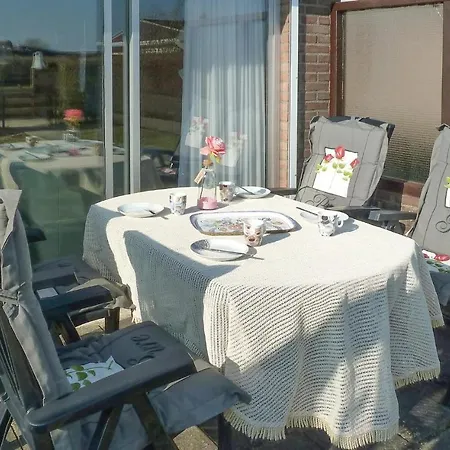 Three-bedroom In Holiday home